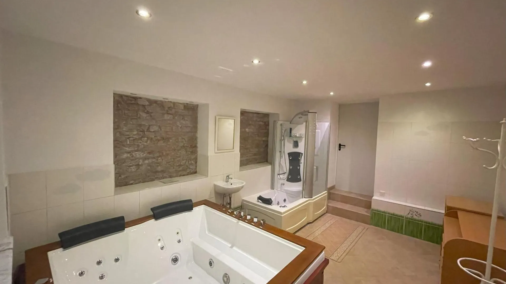 Apartament Skyvilla - Gartenwohnung Wiedeń